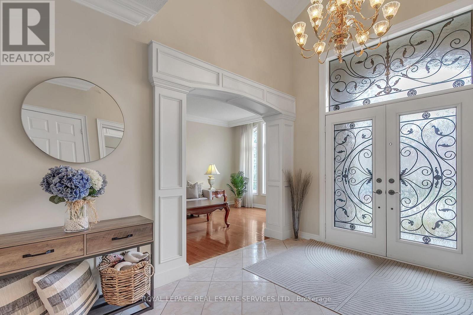 












2444 SALCOME DRIVE

,
Oakville,




Ontario
L6H7N5

