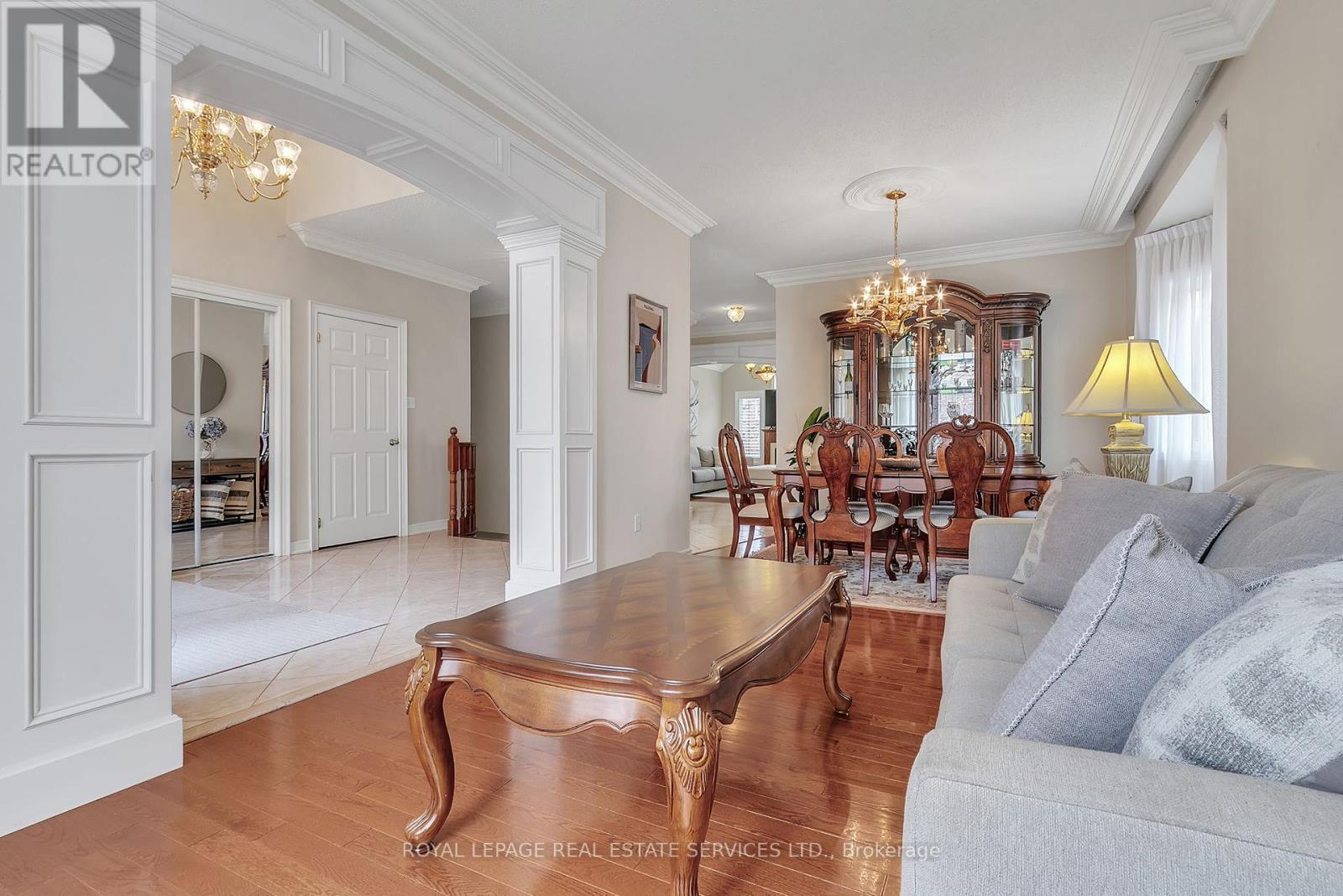 












2444 SALCOME DRIVE

,
Oakville,




Ontario
L6H7N5

