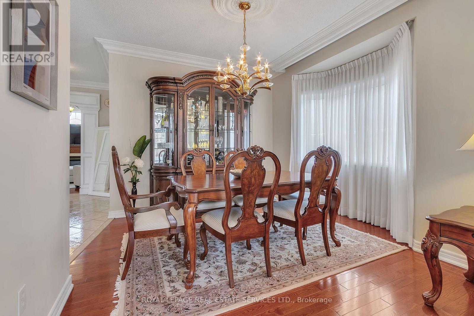 












2444 SALCOME DRIVE

,
Oakville,




Ontario
L6H7N5

