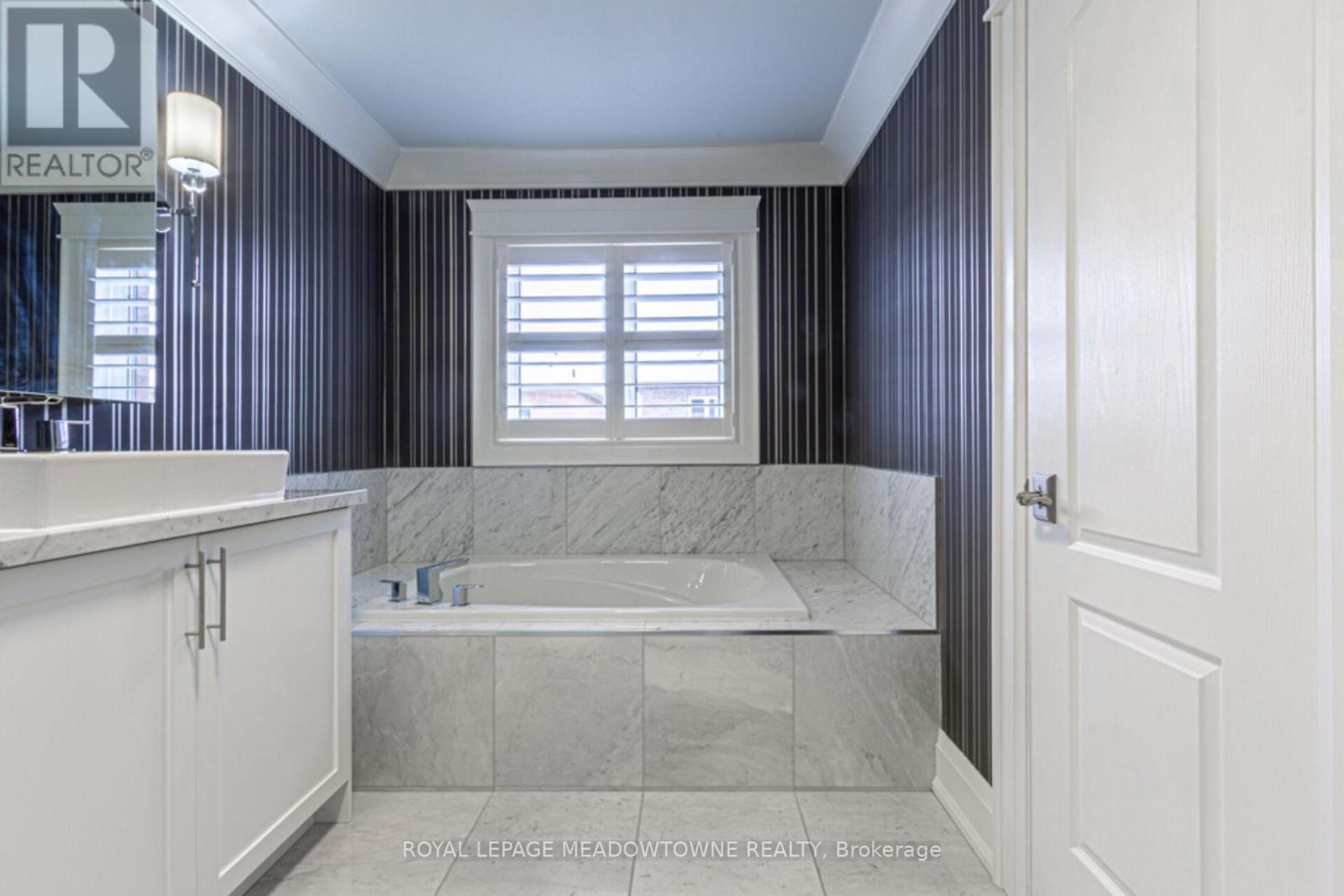 












729 WETTLAUFER TERRACE

,
Milton,




Ontario
L9T8M8


