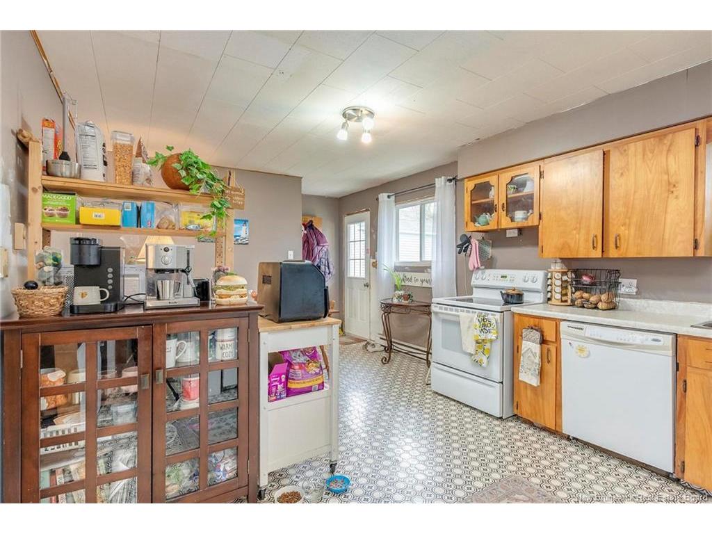









4


Hillside

DR,
Blacks Harbour,




NB
E5H 1H5

