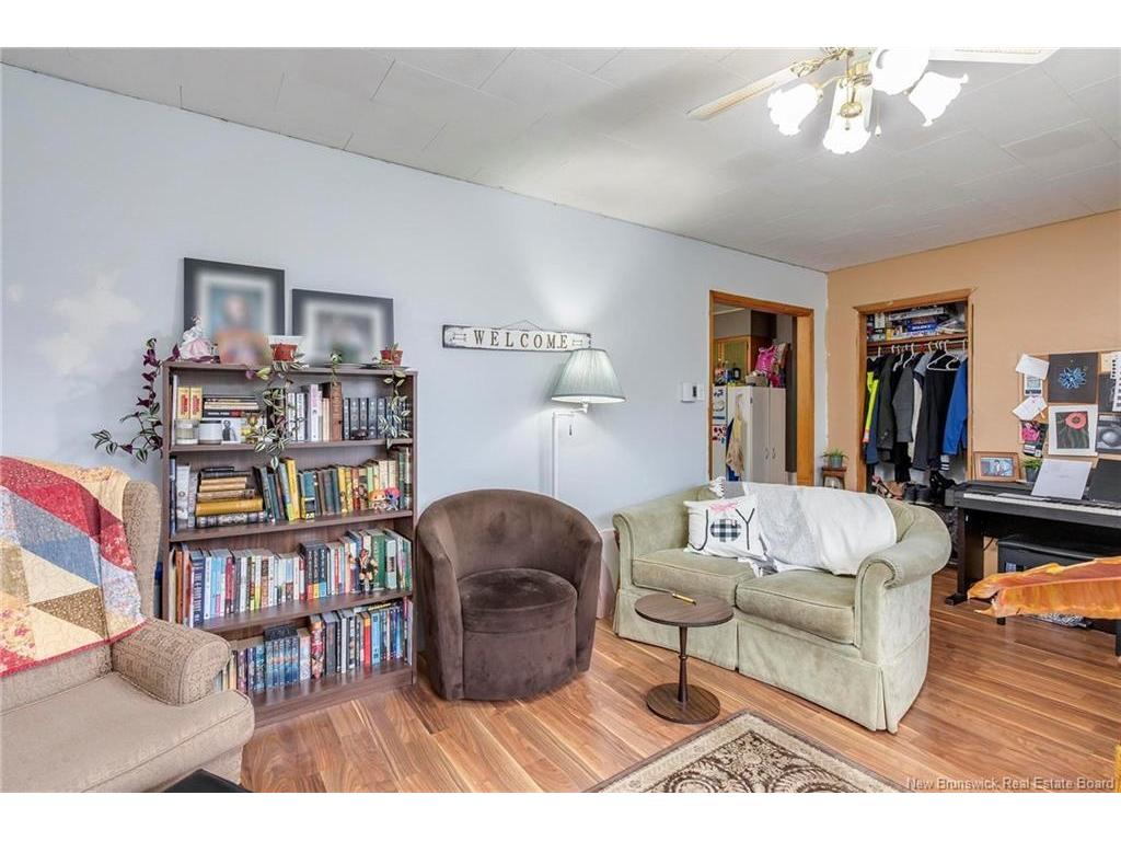 









4


Hillside

DR,
Blacks Harbour,




NB
E5H 1H5

