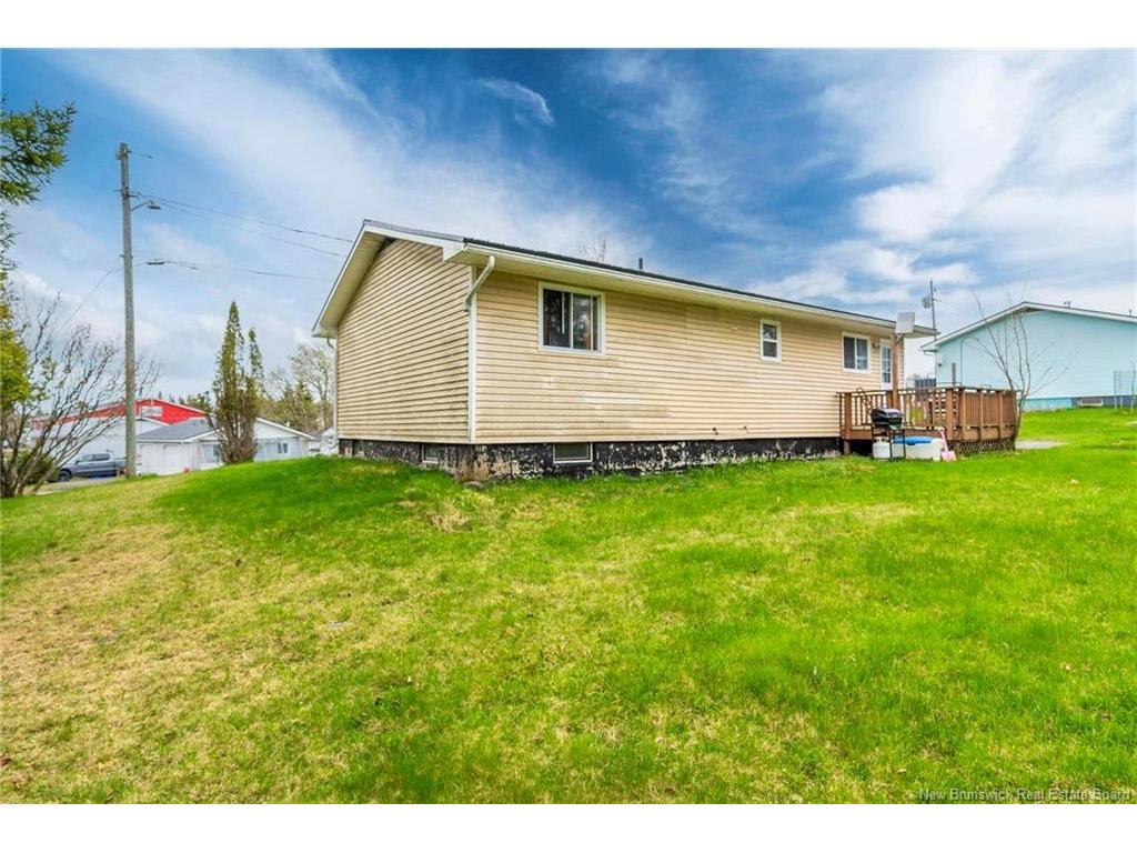 









4


Hillside

DR,
Blacks Harbour,




NB
E5H 1H5

