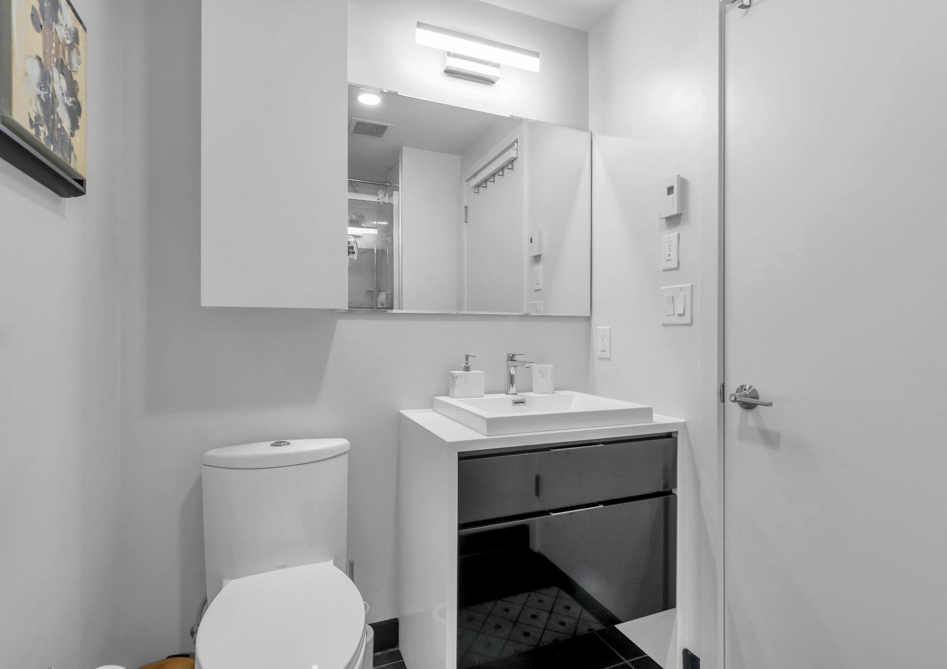 









1188


Rue St-Antoine O.

, 3801,
Montréal (Ville-Marie),




QC
H3C1B4

