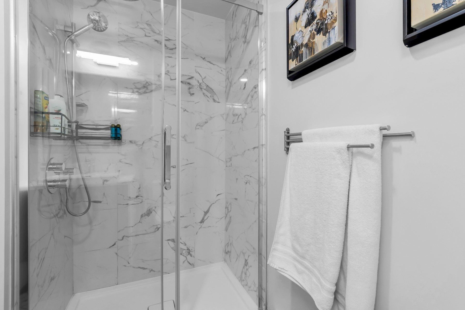 









1188


Rue St-Antoine O.

, 3801,
Montréal (Ville-Marie),




QC
H3C1B4

