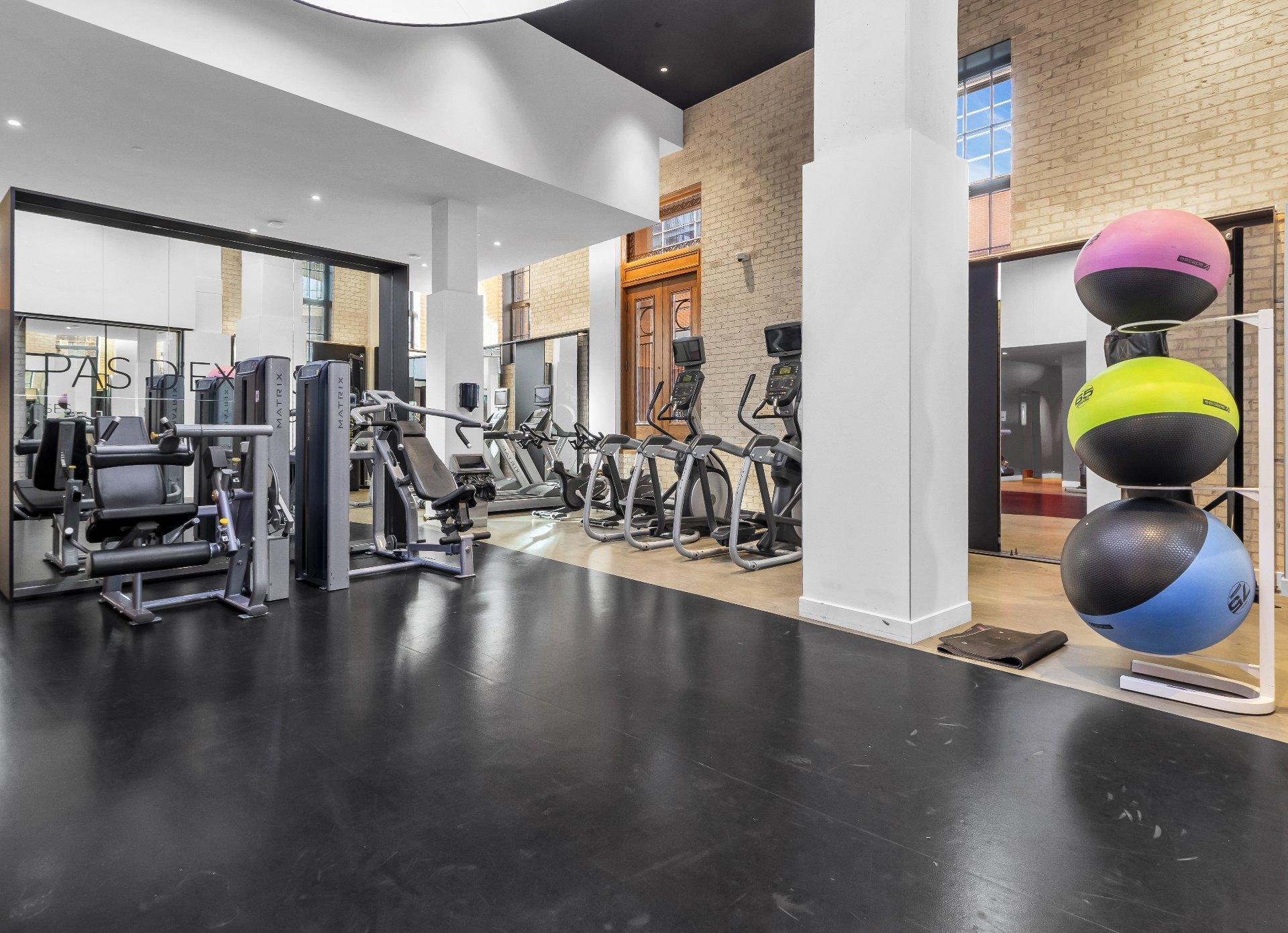 









1188


Rue St-Antoine O.

, 3801,
Montréal (Ville-Marie),




QC
H3C1B4

