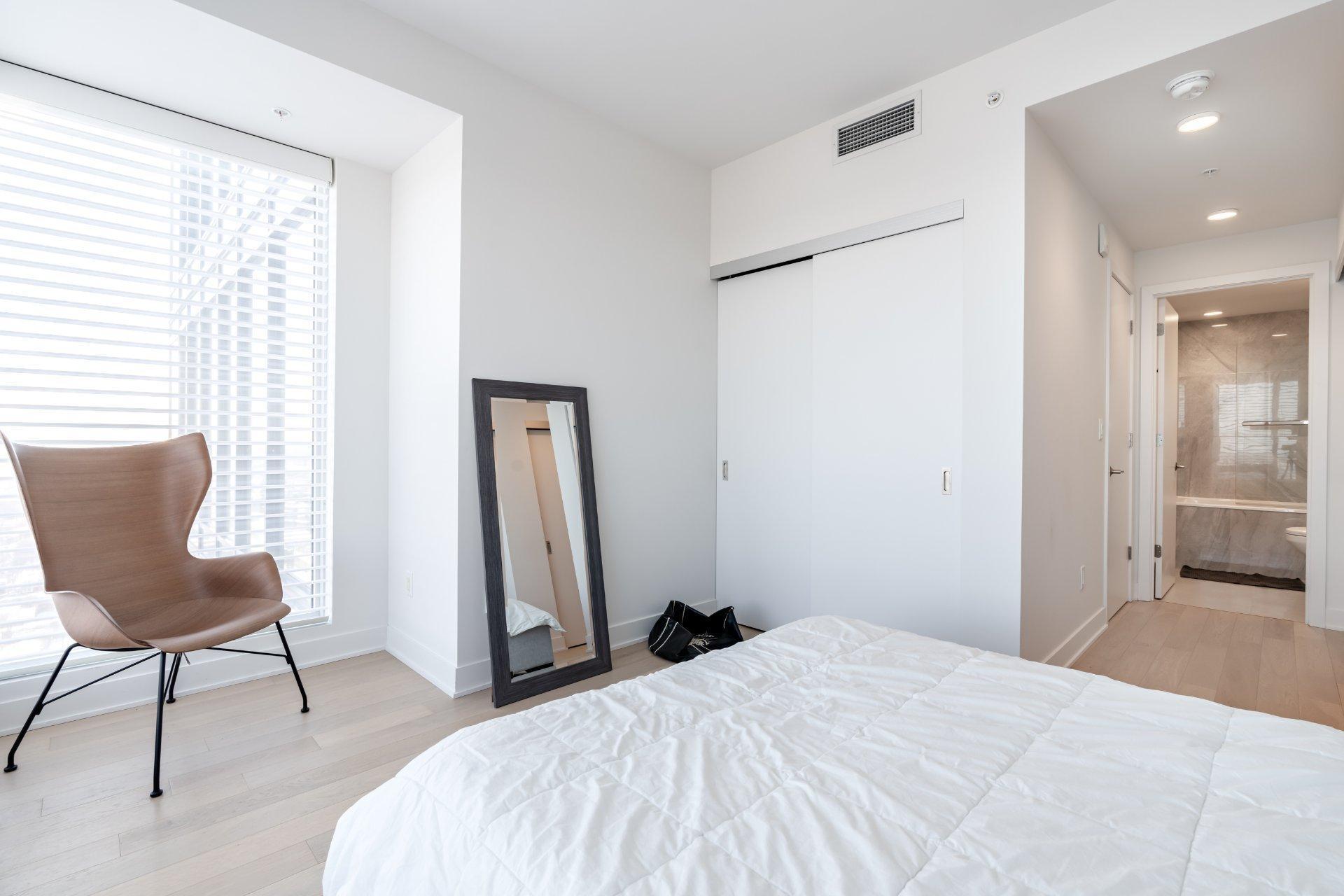 









1288


Rue St-Antoine O.

, 4102,
Montréal (Ville-Marie),




QC
H3C0X6

