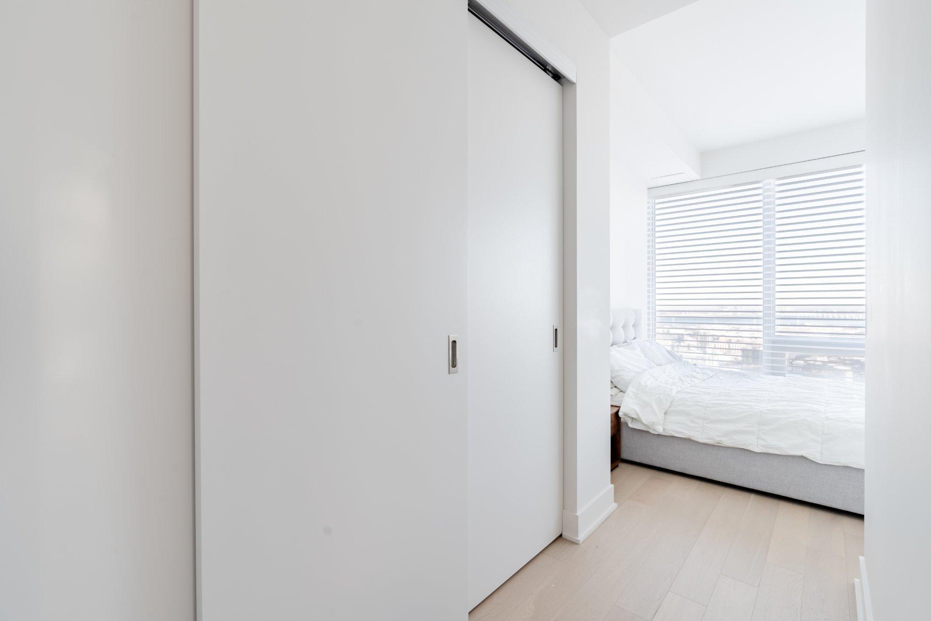 









1288


Rue St-Antoine O.

, 4102,
Montréal (Ville-Marie),




QC
H3C0X6

