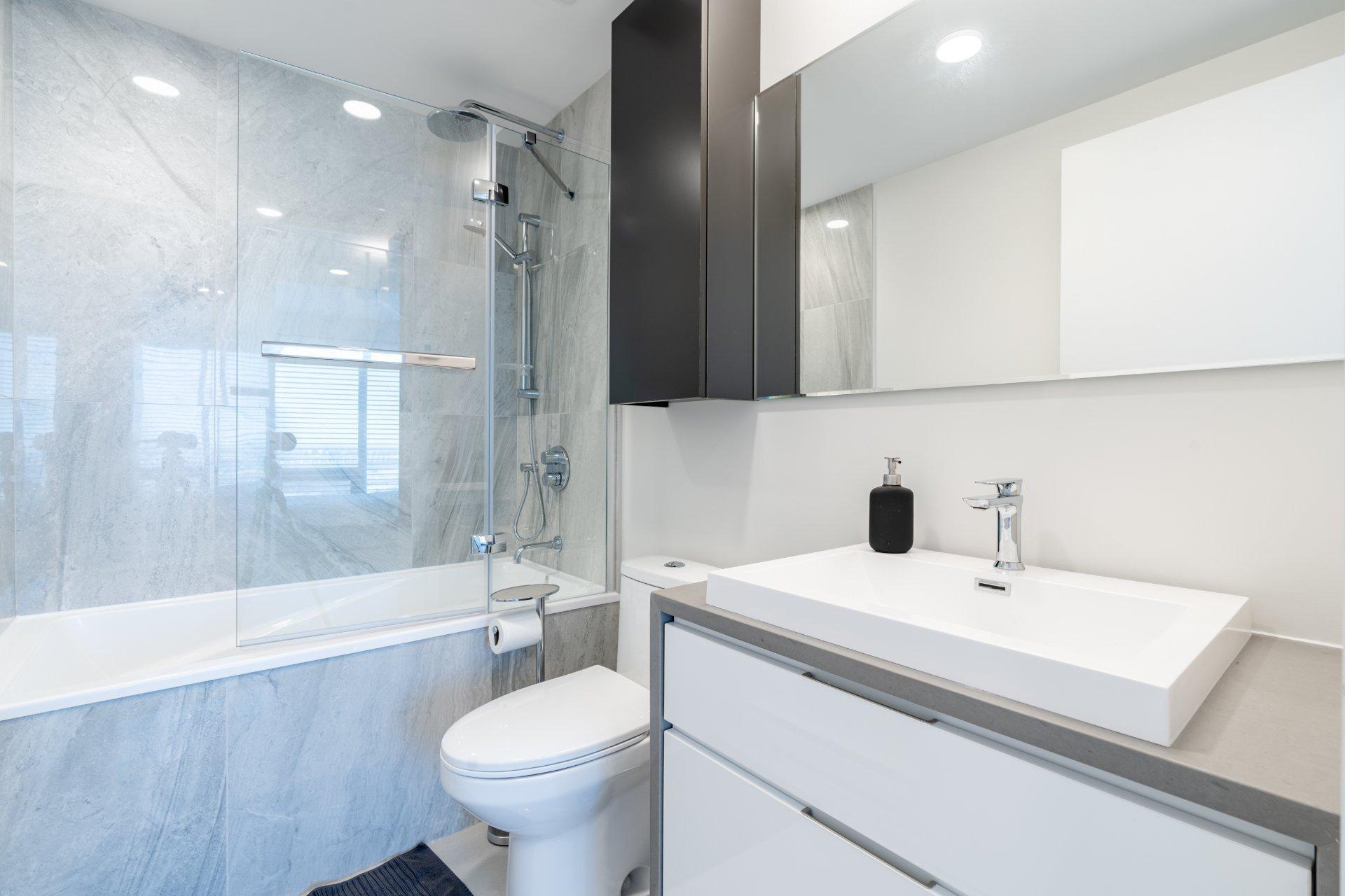









1288


Rue St-Antoine O.

, 4102,
Montréal (Ville-Marie),




QC
H3C0X6

