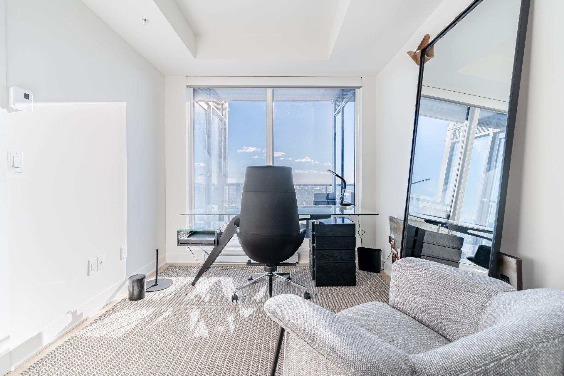 









1288


Rue St-Antoine O.

, 4102,
Montréal (Ville-Marie),




QC
H3C0X6

