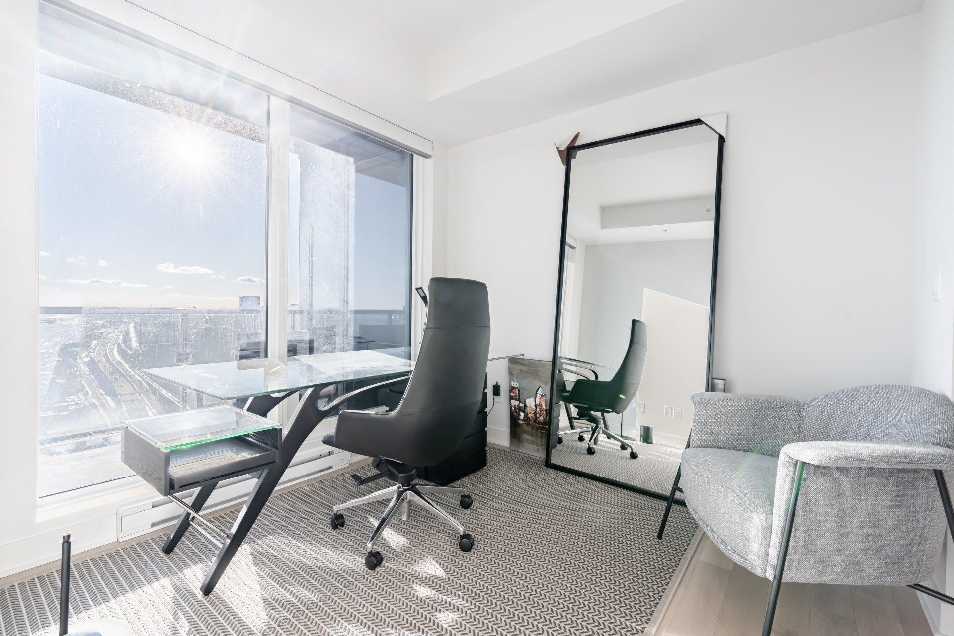









1288


Rue St-Antoine O.

, 4102,
Montréal (Ville-Marie),




QC
H3C0X6

