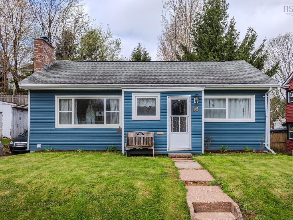 












16 Martha Avenue

,
Truro,




NS
B2N 4V8

