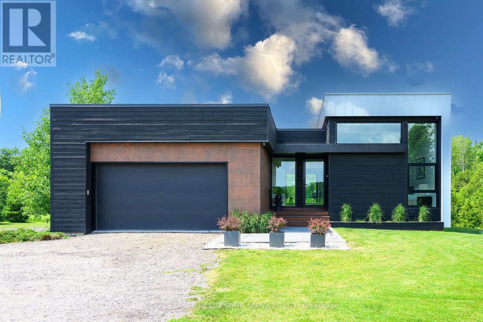 












5542 WINSTON CHURCHILL BOULEVARD

,
Erin,




Ontario
N0B1T0

