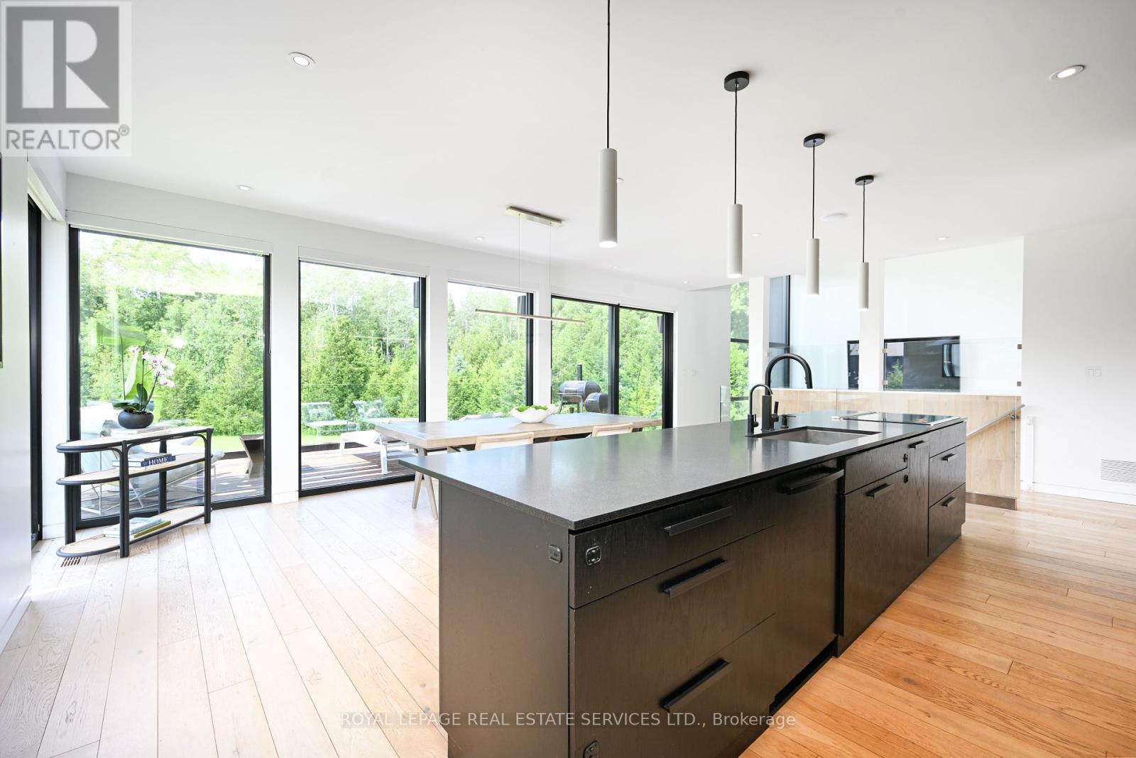 












5542 WINSTON CHURCHILL BOULEVARD

,
Erin,




Ontario
N0B1T0

