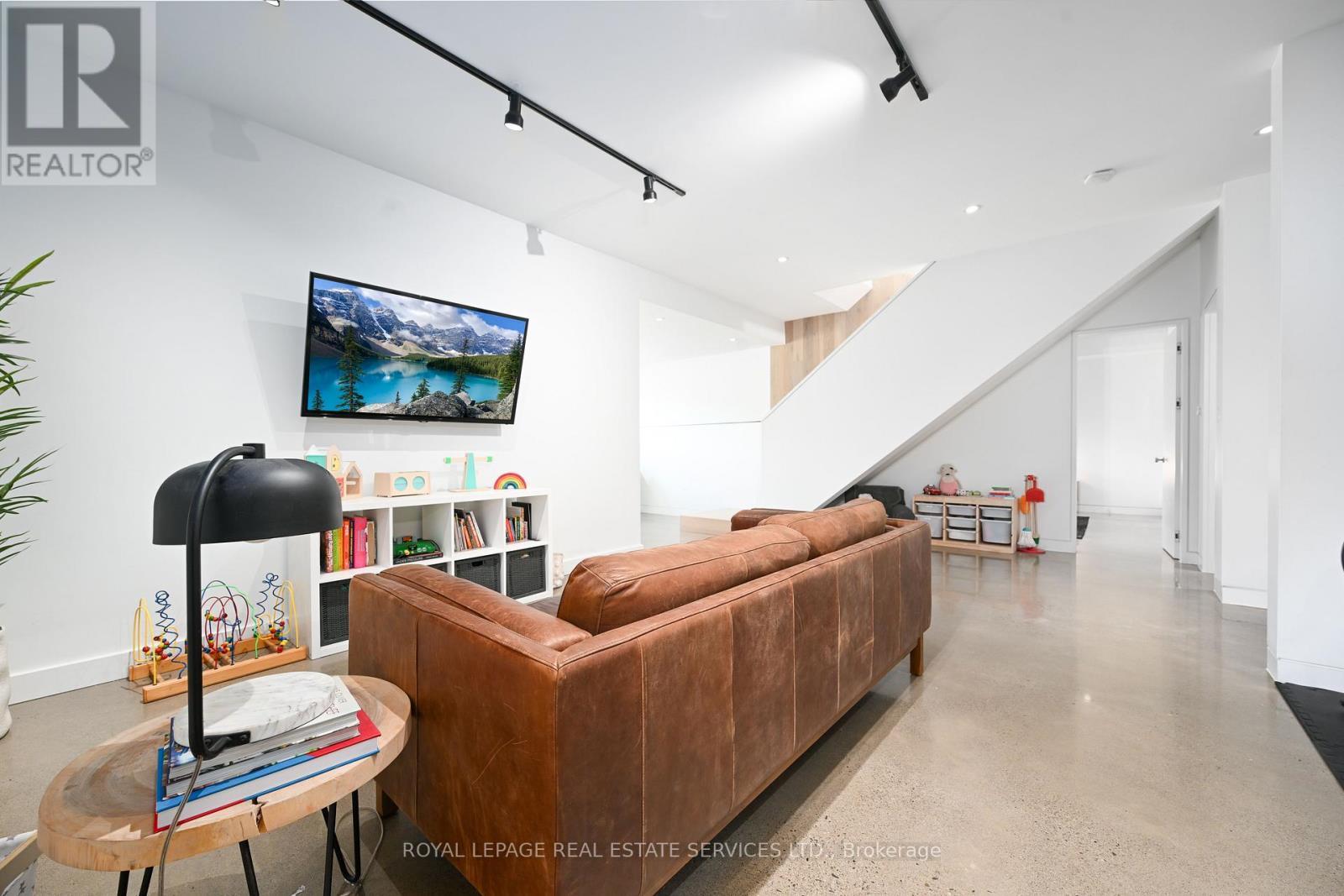 












5542 WINSTON CHURCHILL BOULEVARD

,
Erin,




Ontario
N0B1T0

