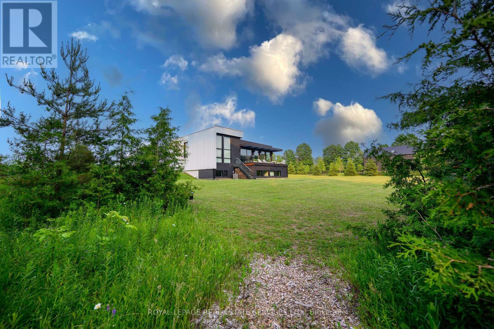 












5542 WINSTON CHURCHILL BOULEVARD

,
Erin,




Ontario
N0B1T0

