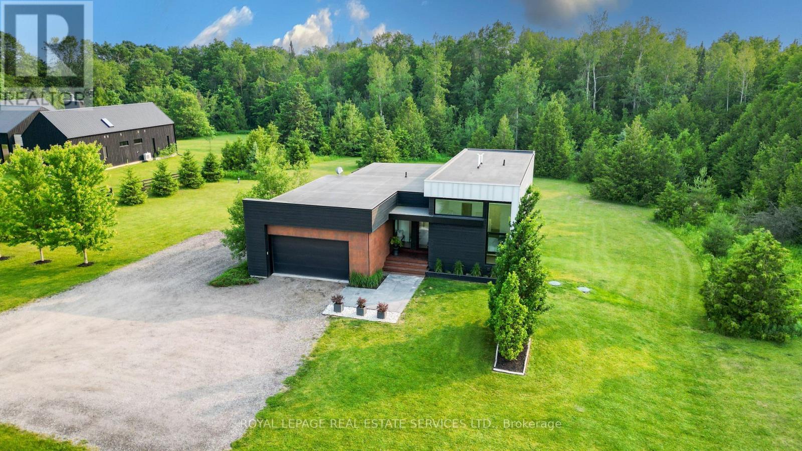 












5542 WINSTON CHURCHILL BOULEVARD

,
Erin,




Ontario
N0B1T0

