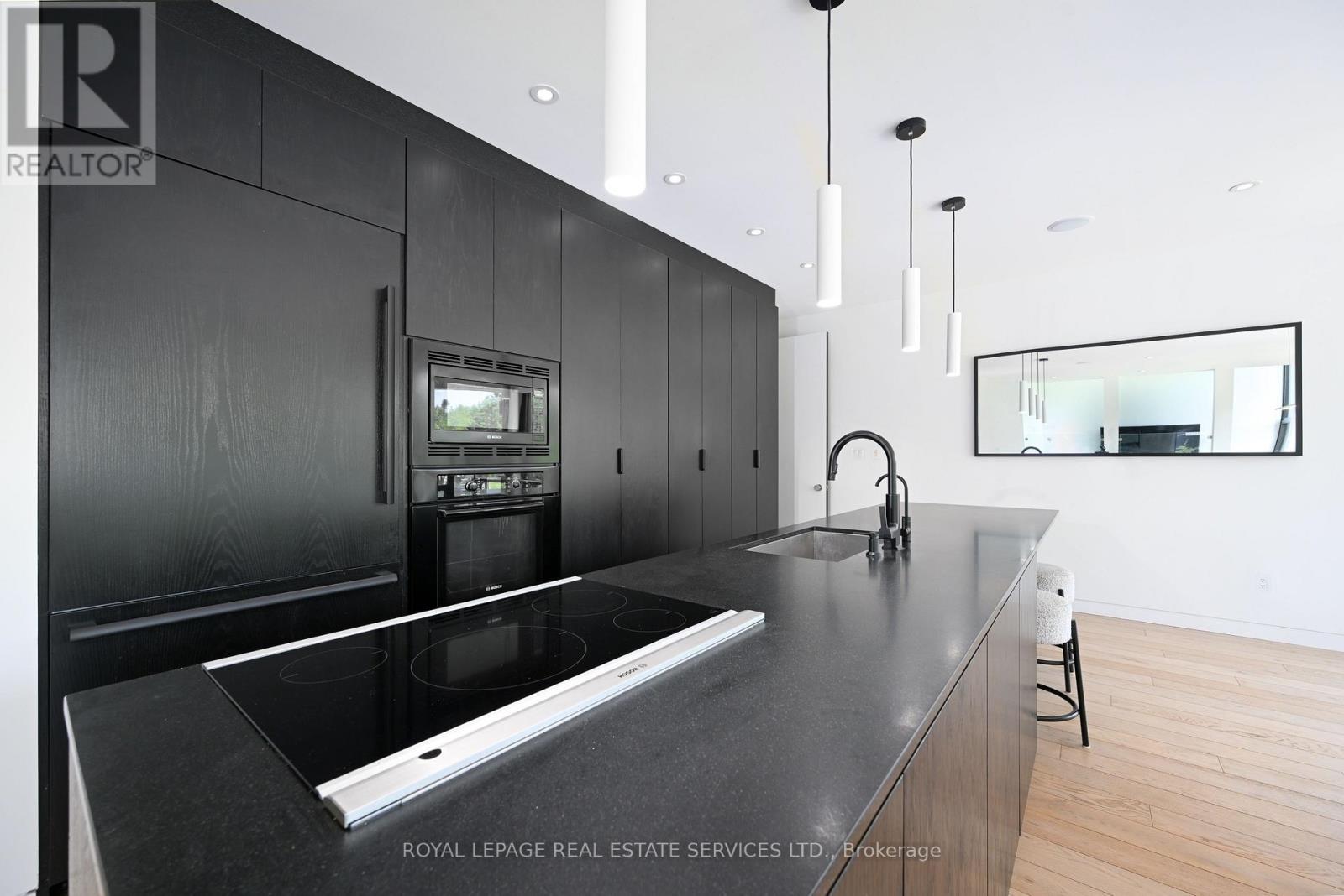 












5542 WINSTON CHURCHILL BOULEVARD

,
Erin,




Ontario
N0B1T0

