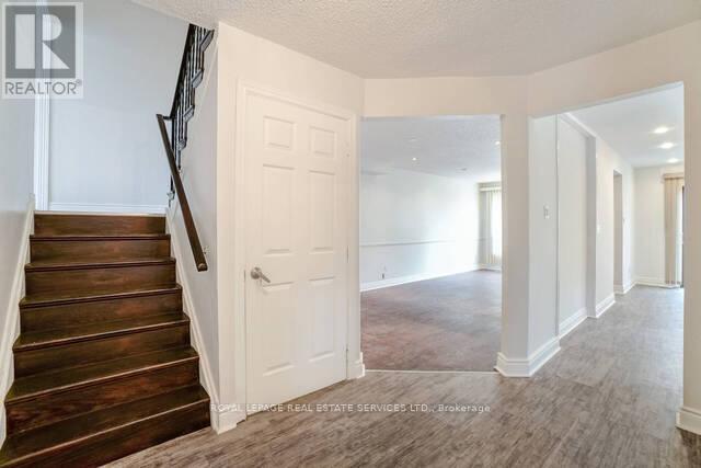 












6 ALBEMARLE COURT

,
Brampton,




Ontario
L6Z1R4


