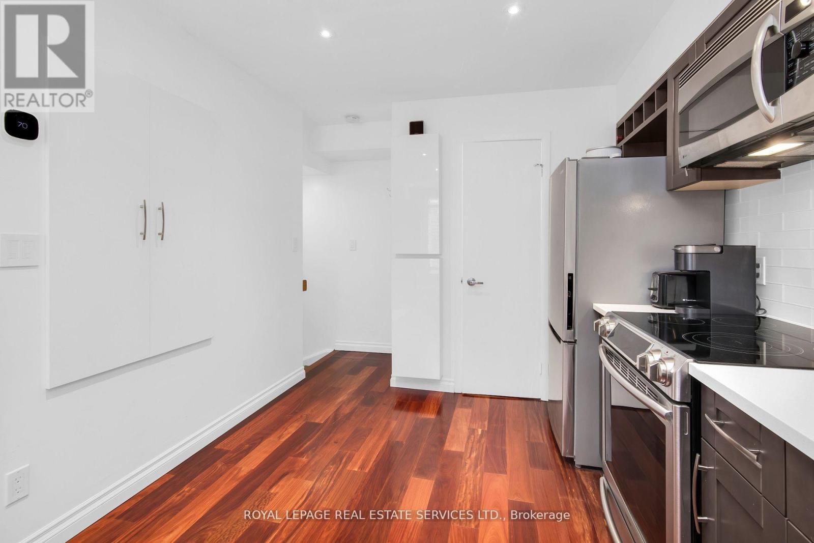 












359 - 415 JARVIS STREET

,
Toronto,




Ontario
M4Y3C1

