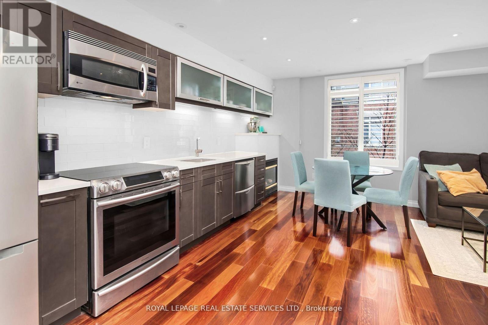 












359 - 415 JARVIS STREET

,
Toronto,




Ontario
M4Y3C1

