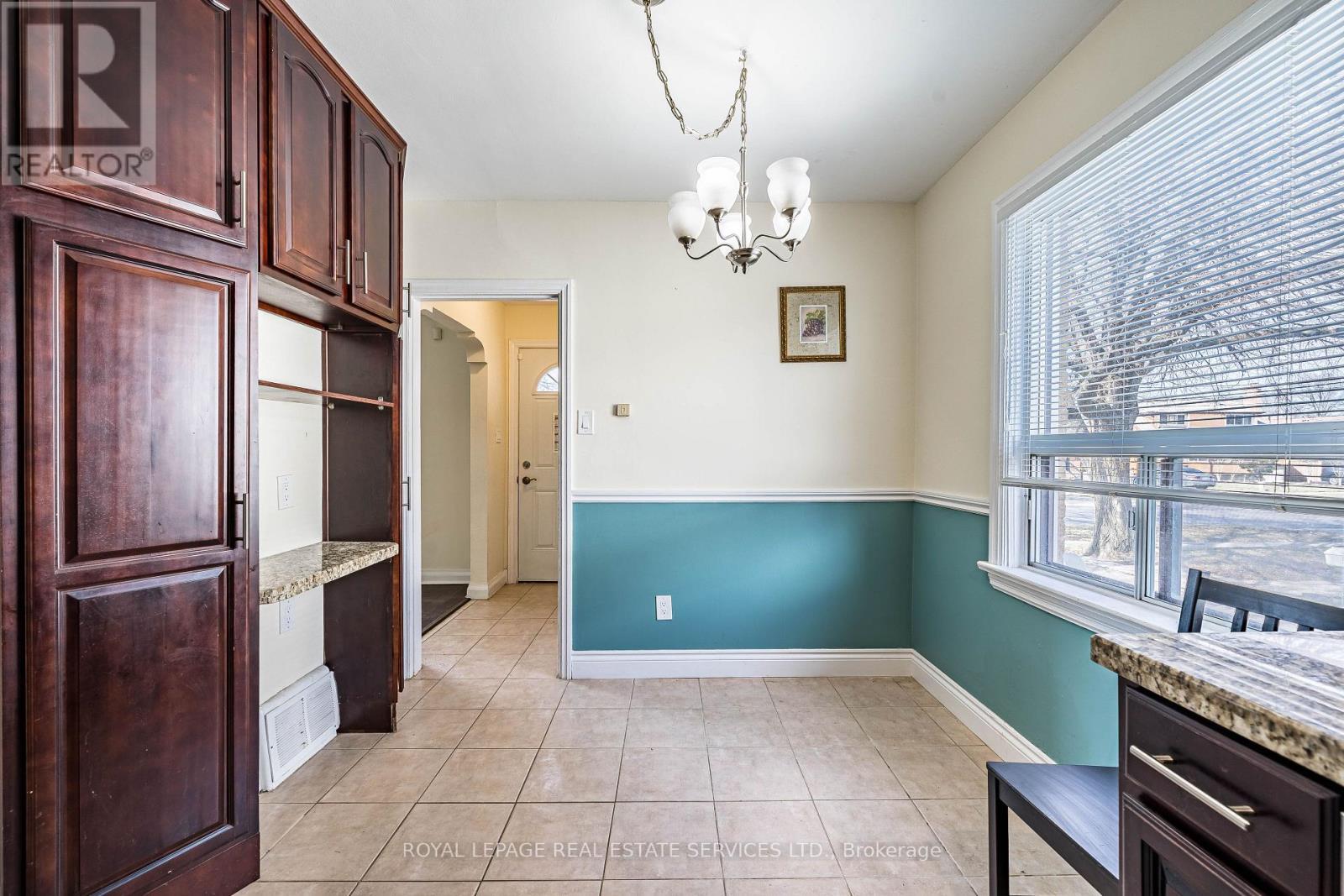 












UPPER - 233 BETA STREET

,
Toronto,




Ontario
M8W4H7


