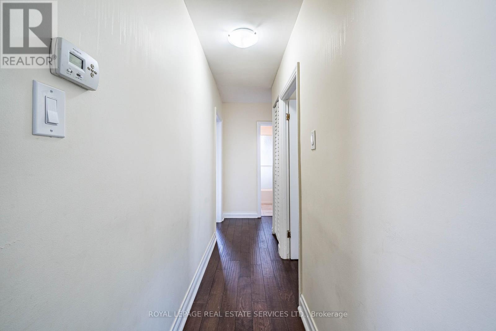












UPPER - 233 BETA STREET

,
Toronto,




Ontario
M8W4H7

