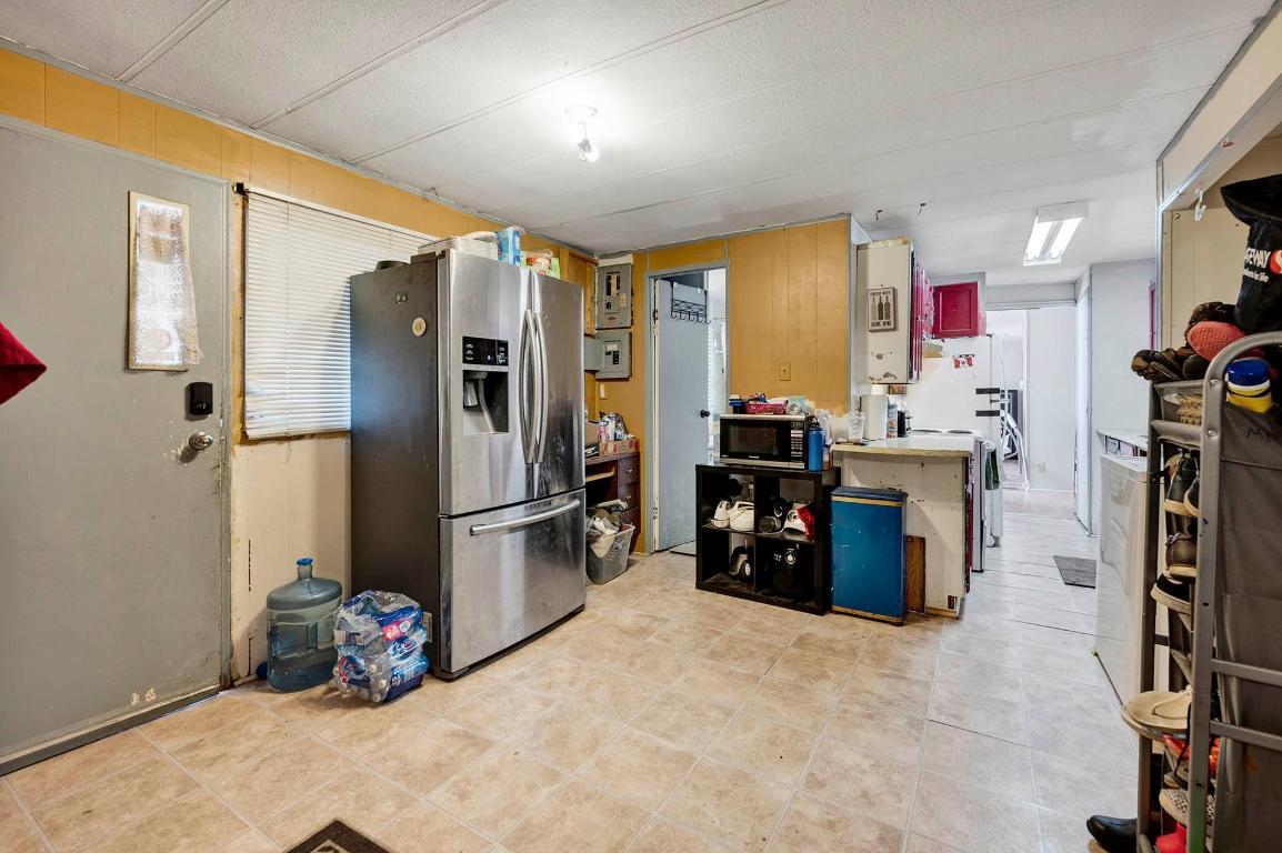 









6896


WATSON  E

Drive,
Kamloops,




BC
V0K 2P0

