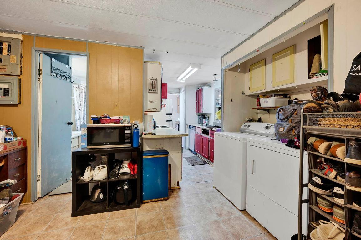 









6896


WATSON  E

Drive,
Kamloops,




BC
V0K 2P0

