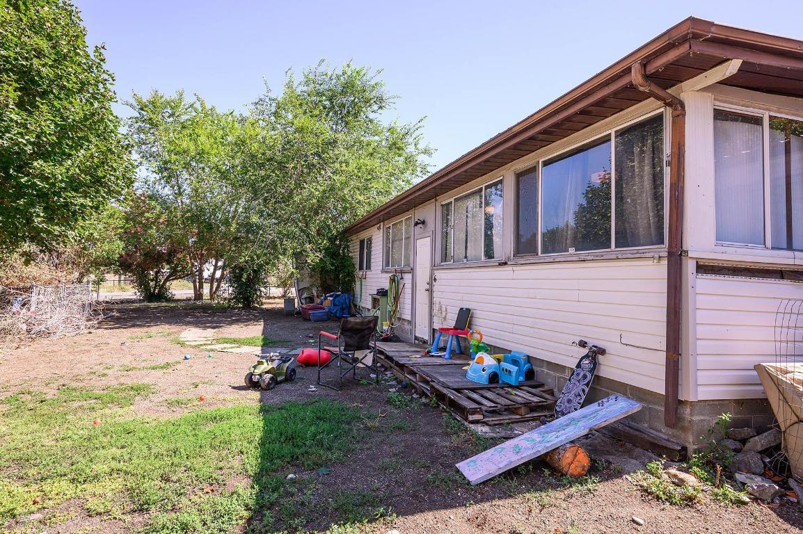 









6896


WATSON  E

Drive,
Kamloops,




BC
V0K 2P0

