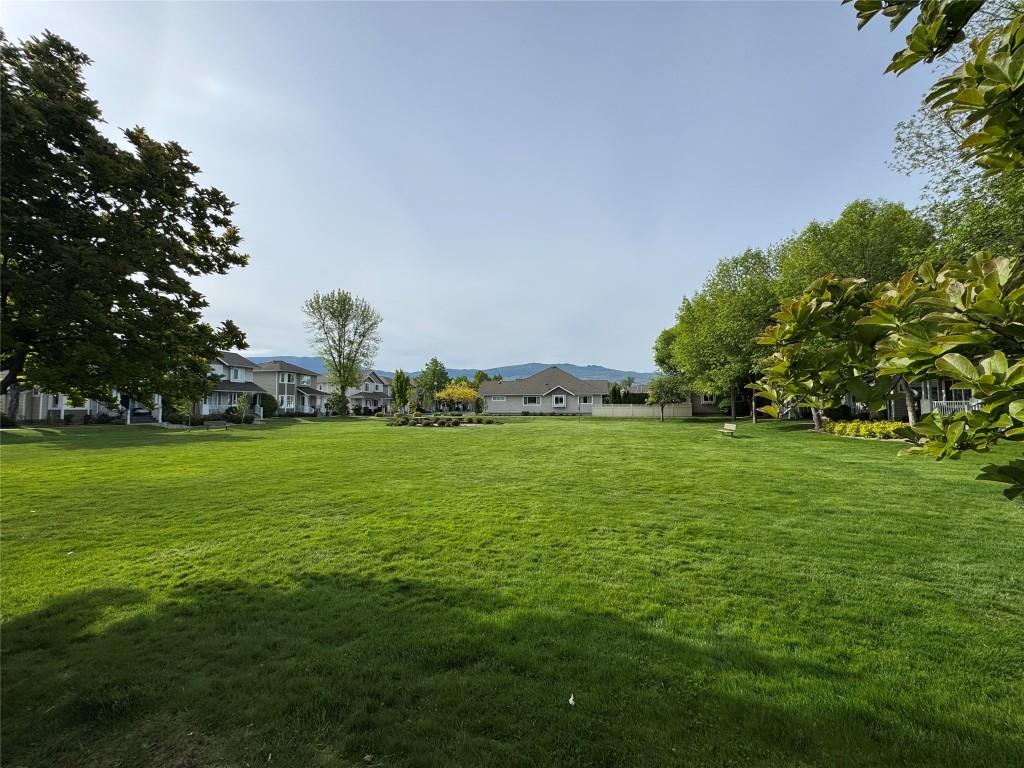 









665


Cook

Road, 104,
Kelowna,




BC
V1W 4T4

