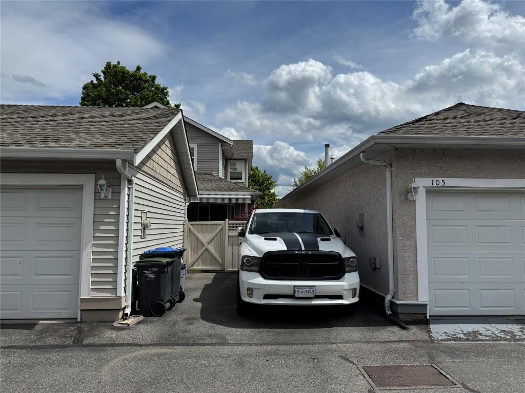 









665


Cook

Road, 104,
Kelowna,




BC
V1W 4T4

