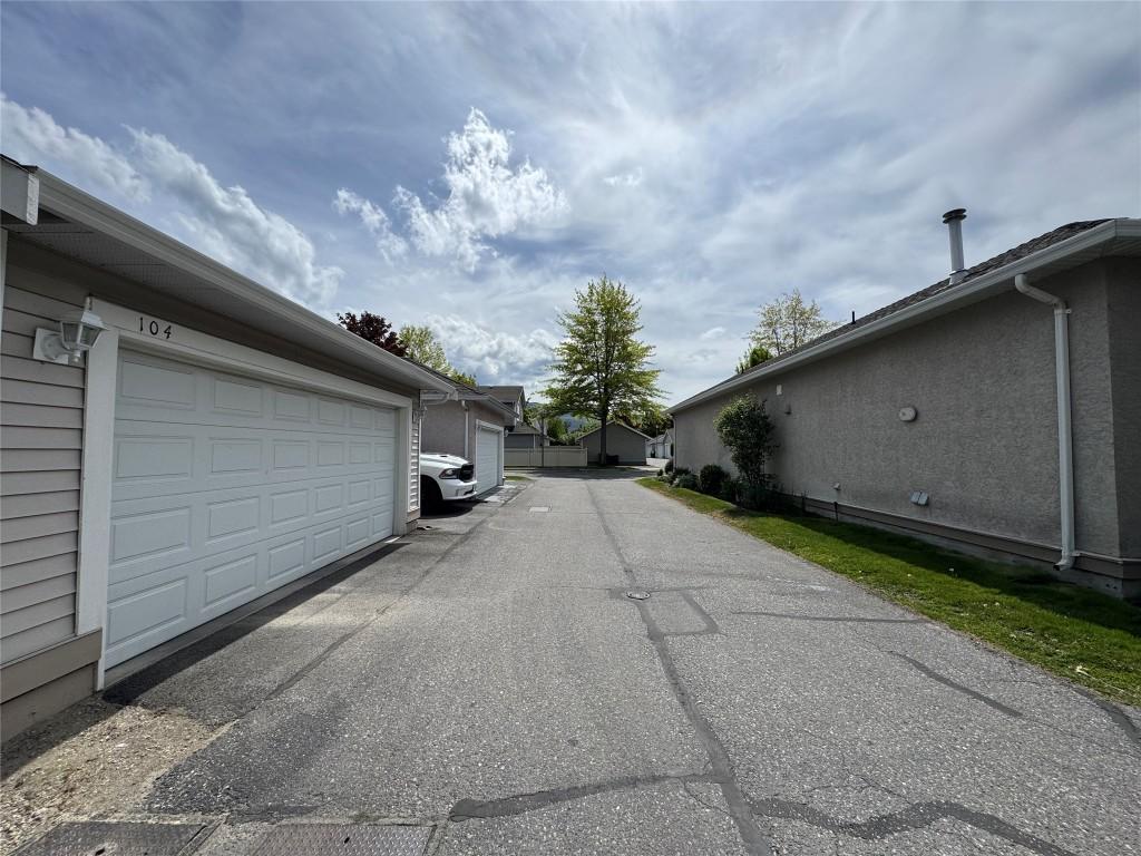 









665


Cook

Road, 104,
Kelowna,




BC
V1W 4T4

