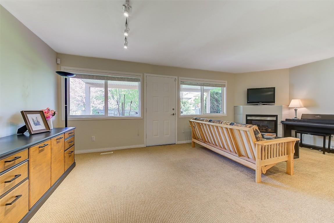 









3721


Mission Springs

Drive,
Kelowna,




BC
V1W 3L8

