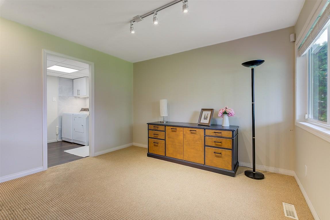 









3721


Mission Springs

Drive,
Kelowna,




BC
V1W 3L8

