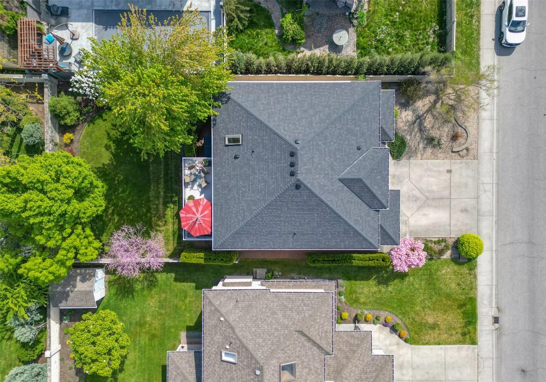 









3721


Mission Springs

Drive,
Kelowna,




BC
V1W 3L8

