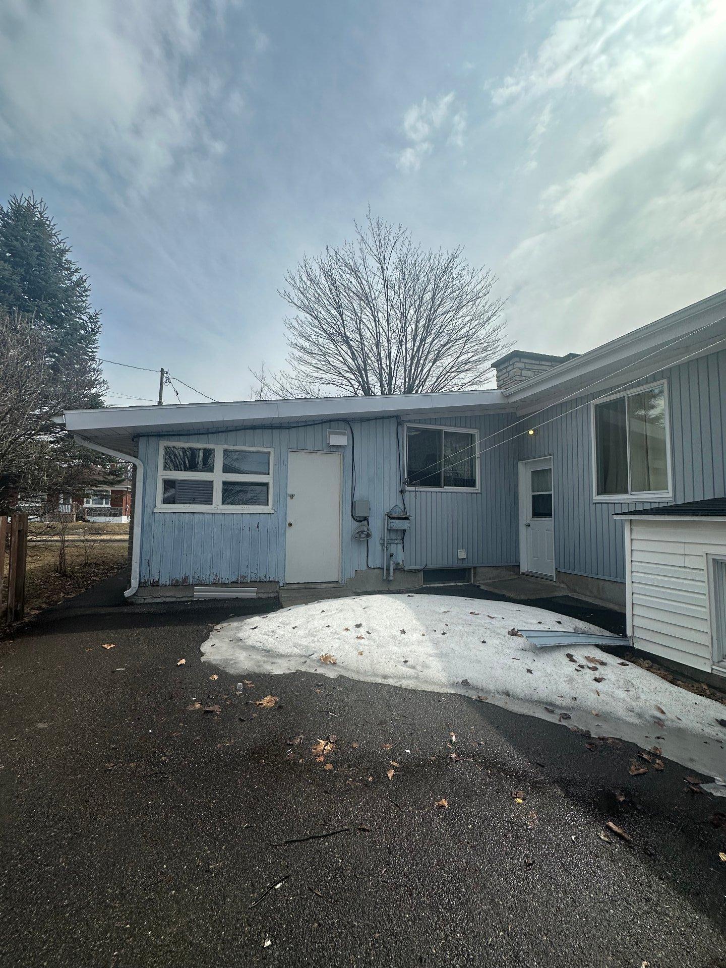 









990


126e Rue

,
Shawinigan,




QC
G9P3X6

