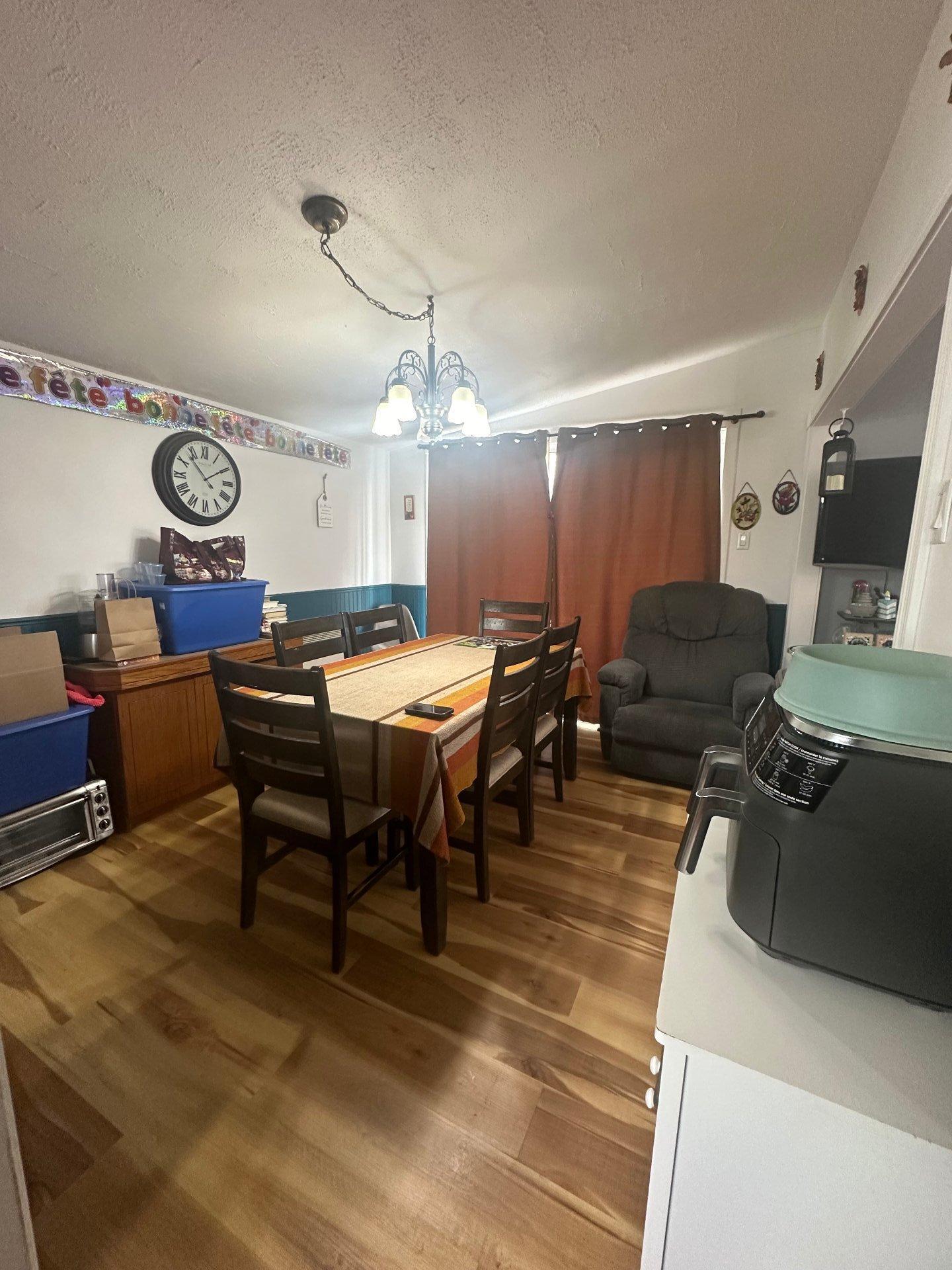 









990


126e Rue

,
Shawinigan,




QC
G9P3X6

