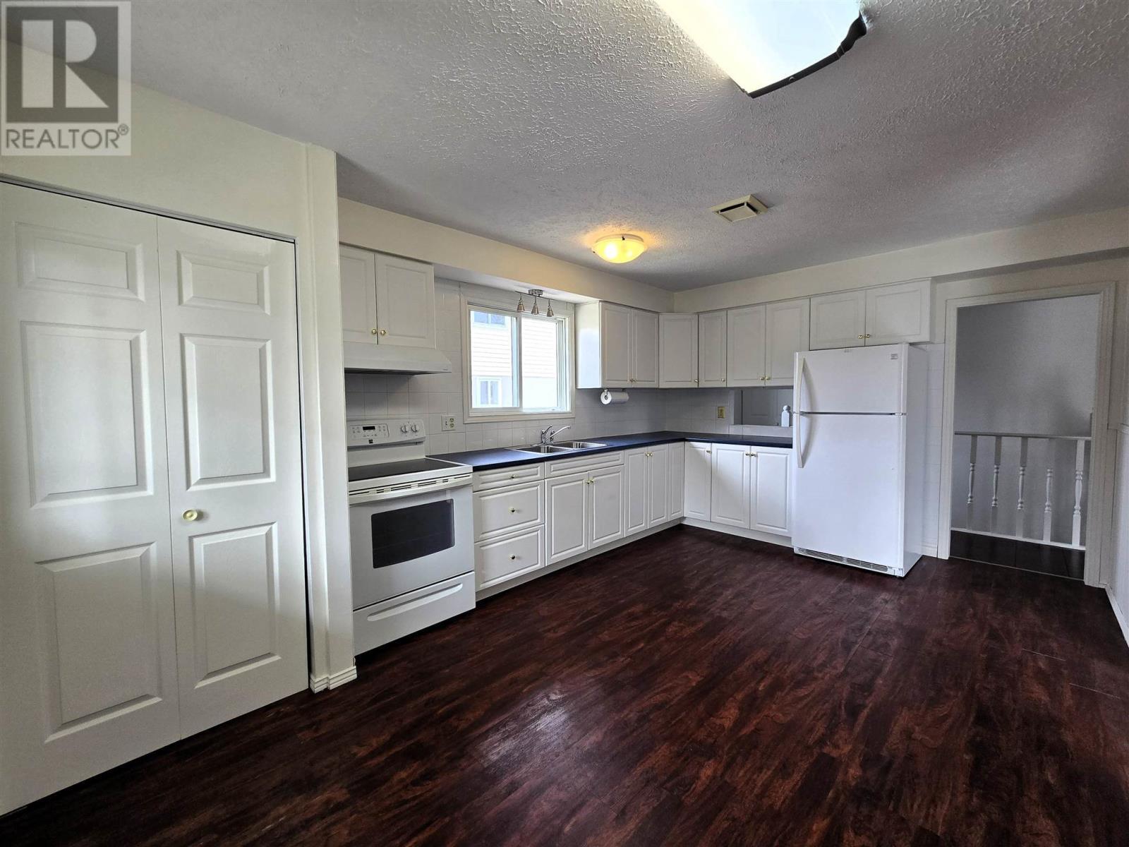 












29 Albert ST

,
Elliot Lake,




Ontario
P5A2Y7

