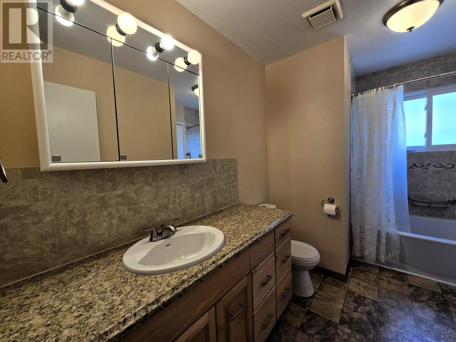 












29 Albert ST

,
Elliot Lake,




Ontario
P5A2Y7

