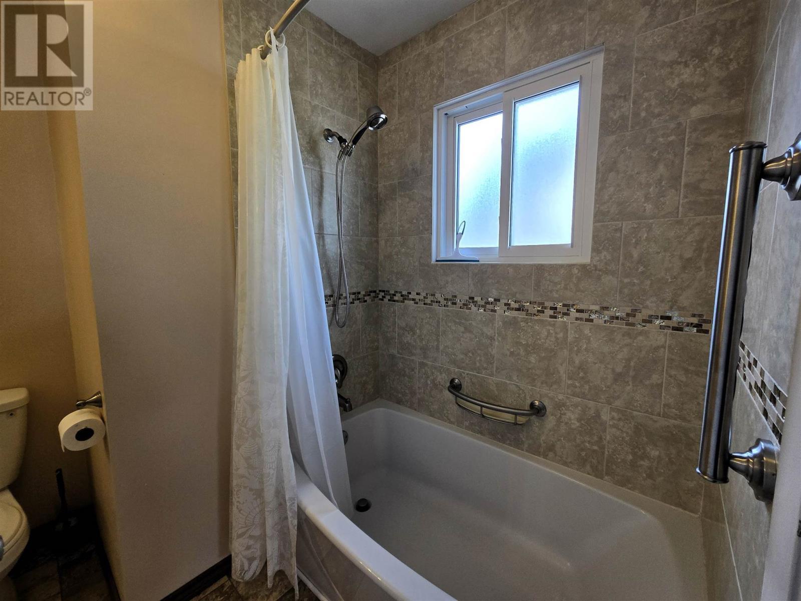 












29 Albert ST

,
Elliot Lake,




Ontario
P5A2Y7

