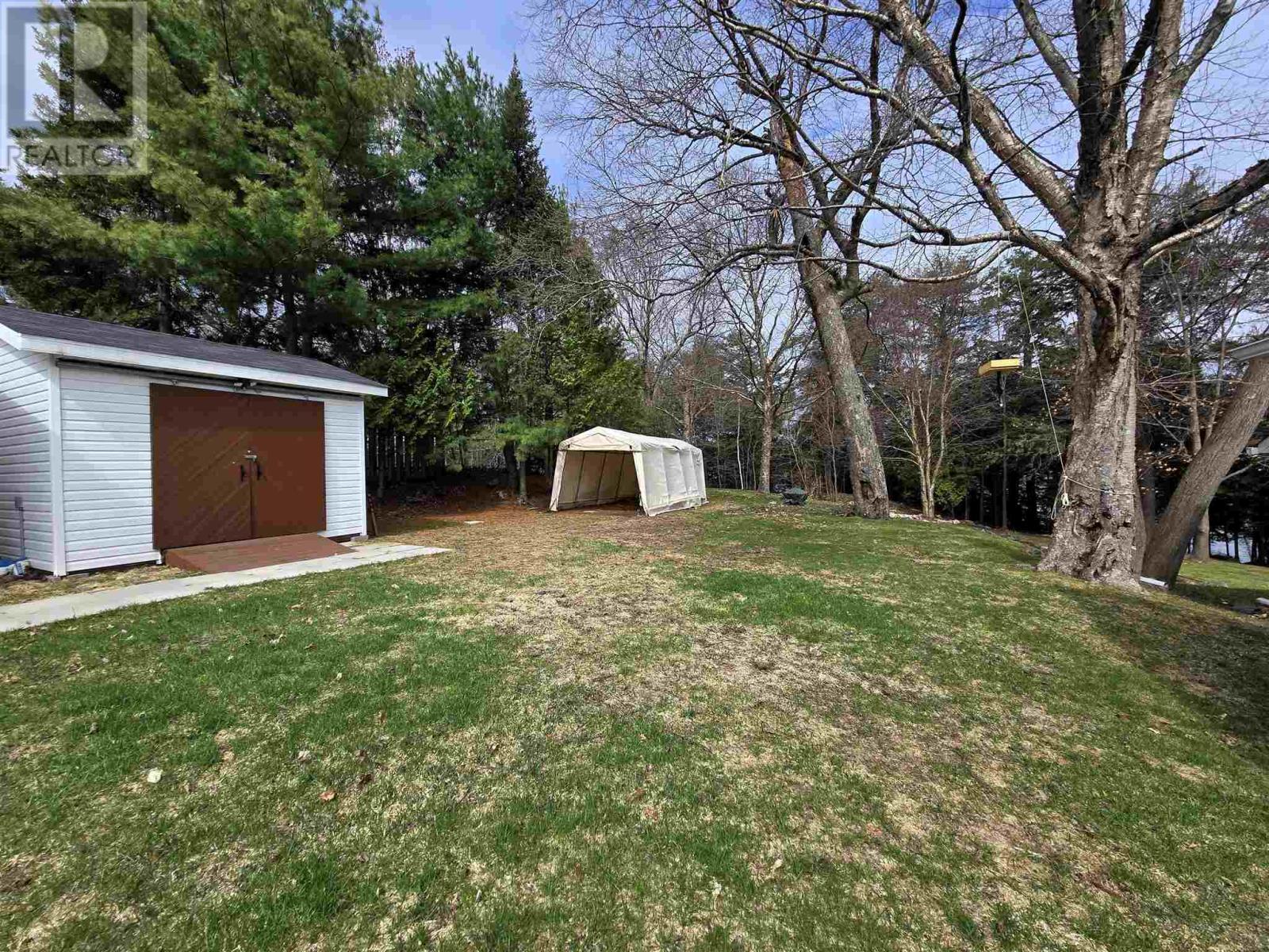 












29 Albert ST

,
Elliot Lake,




Ontario
P5A2Y7

