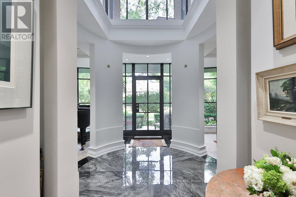












905 SANGSTER AVENUE

,
Mississauga,




Ontario
L5H2Y3

