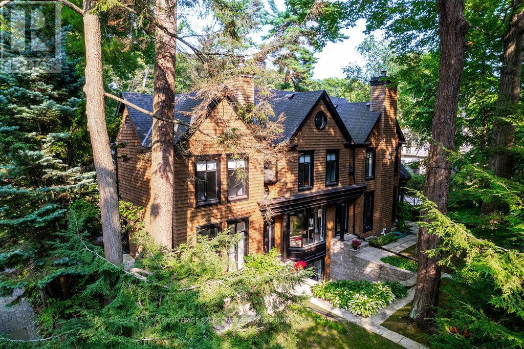 












905 SANGSTER AVENUE

,
Mississauga,




Ontario
L5H2Y3

