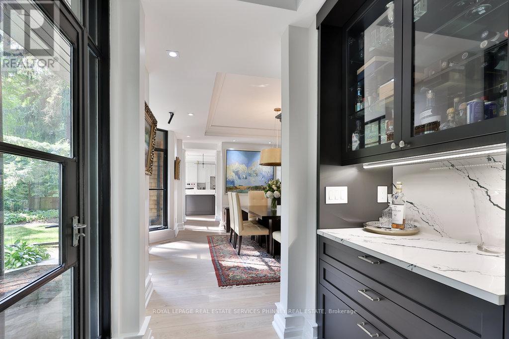 












905 SANGSTER AVENUE

,
Mississauga,




Ontario
L5H2Y3

