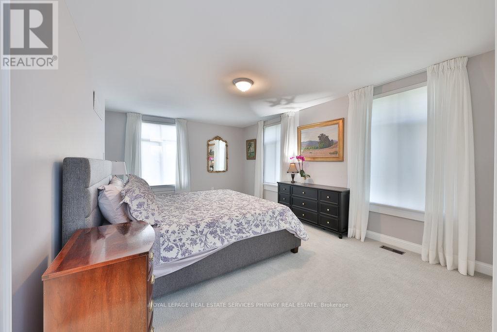 












905 SANGSTER AVENUE

,
Mississauga,




Ontario
L5H2Y3

