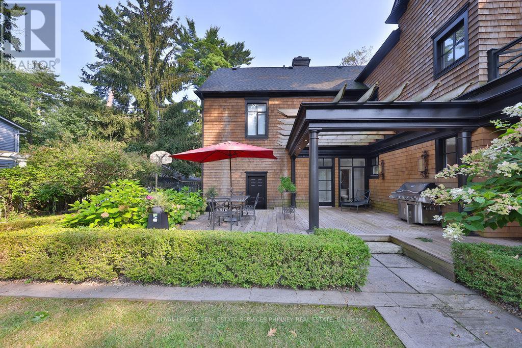 












905 SANGSTER AVENUE

,
Mississauga,




Ontario
L5H2Y3

