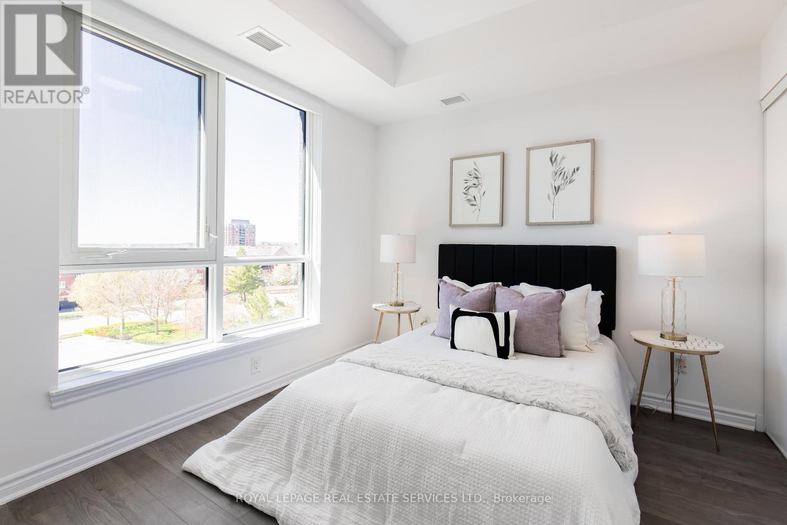 












422 - 150 OAK PARK BOULEVARD

,
Oakville,




Ontario
L6H3P2

