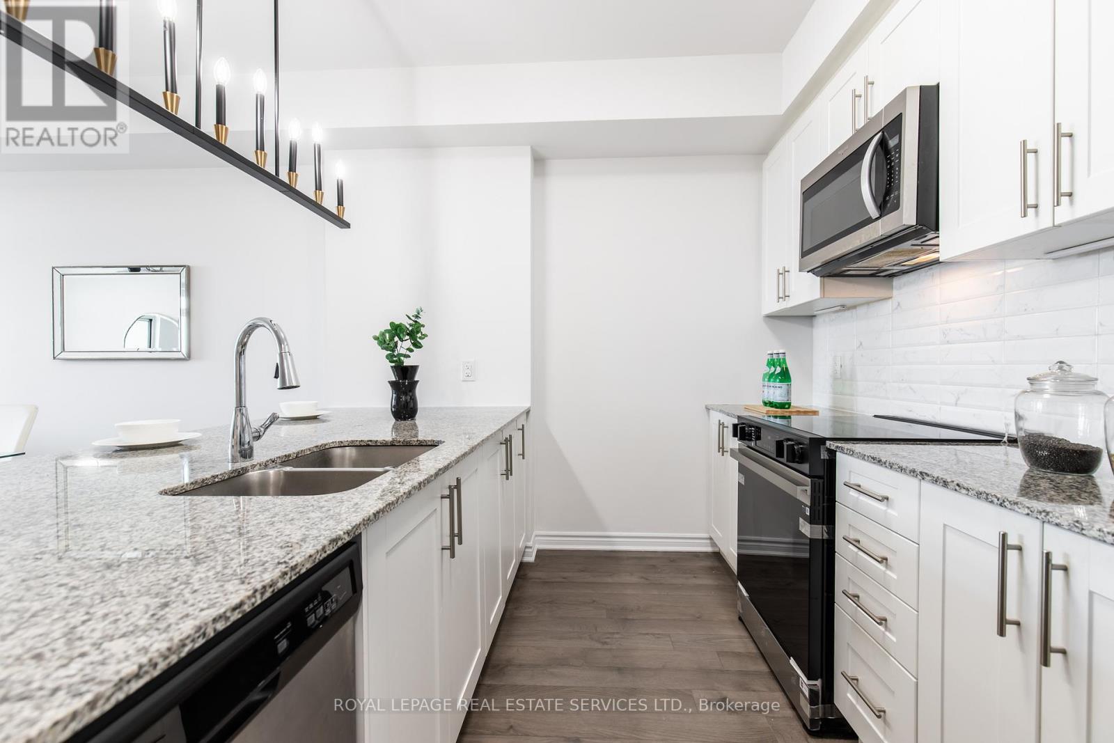 












422 - 150 OAK PARK BOULEVARD

,
Oakville,




Ontario
L6H3P2


