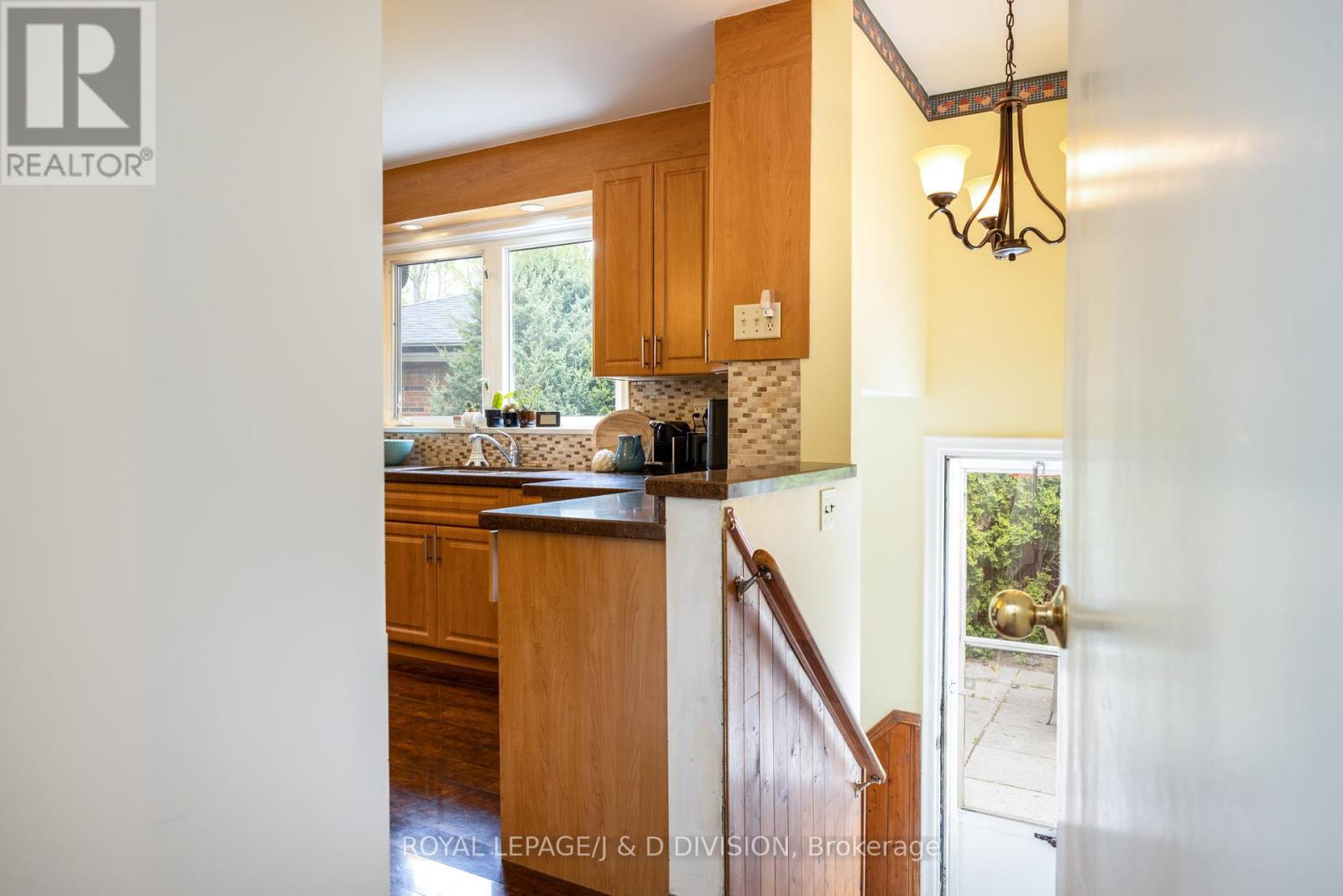 












48 GREENGROVE CRESCENT

,
Toronto,




Ontario
M3A1H9

